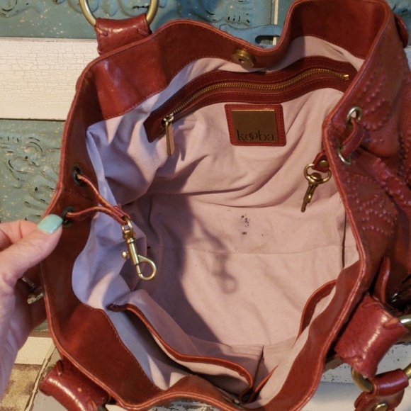 KOOBA BROWN FLORAL EMBOSSED LEATHER SHOULDER BAG - Picture 5 of 7